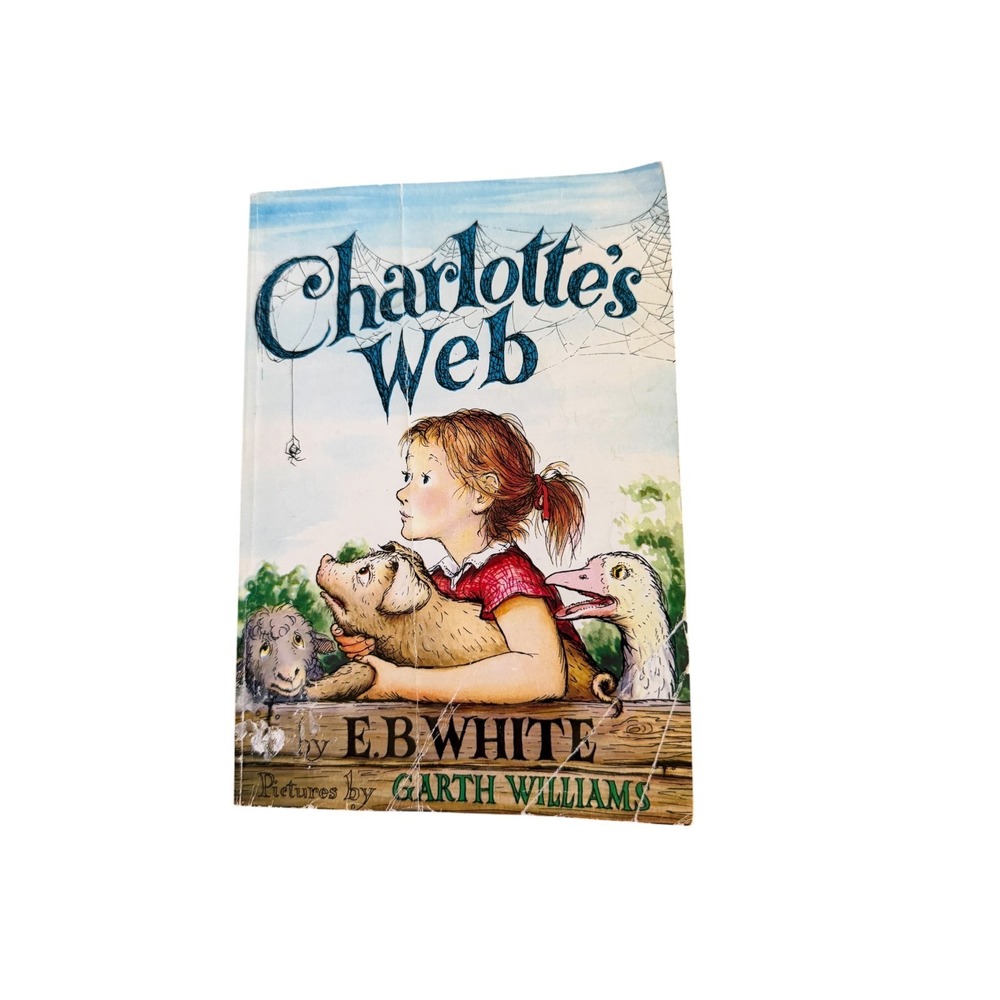 Scholastic Charlotte's Web E.B. White Paperback Book Garth Williams Illustrated